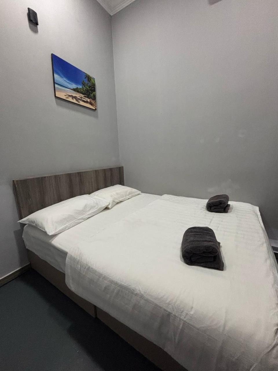 The Room Inn - Pasir Panjang Kampung Kuala Besut Esterno foto