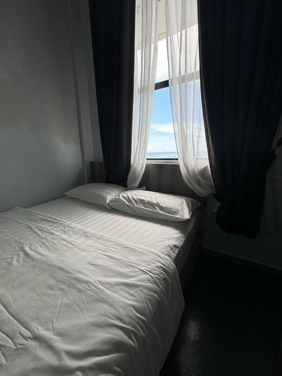 The Room Inn - Pasir Panjang Kampung Kuala Besut Esterno foto
